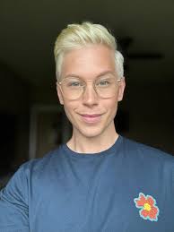 I am (K)enough 😂 it was time to ditch the brunette and go back to my  rightful place in this world. A blonde.