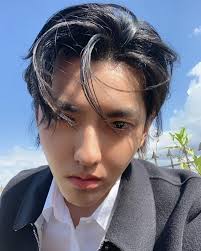 He has starred in many chinese box office hits, such as somewhere only we know (2015), mr. Profil Kris Wu Eks Exo Heboh Dituding Ghosting Cewek 18 Tahun Matamata Com