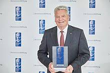 Fue presidente de alemania, pastor protestante y activista de los derechos humanos en la antigua rda. Joachim Gauck Wikipedia