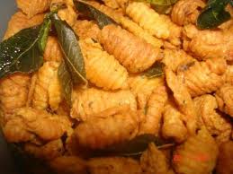 Negeri kelantan memang terkenal dengan kepelbagaian menu dan resepi masakannya. Resepi Kuih Siput Yang Rangup Picisan Hakim Ramli