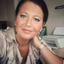 Can someone please make me a professional headshot?