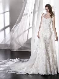 Elfenbeinweiß, mit chiffonschleppe, trompetenärmel aus chiffon. San Patrick Brautmoden Brautkleider Hochzeitskleider Abendkleider Balayi