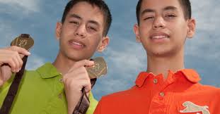 Conheça os gêmeos gaúchos Bryan e Brendon que são campeões olímpicos de  matemática