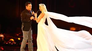 Er meldet sich erstmals zum mord an seiner tante und cousine stefan mross verlor vergangene woche seine tante und seine cousine. Live Im Tv Stefan Mross Und Anna Carina Haben Geheiratet Promiflash De