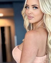 Ashley Twomey (@ashley2me) • Instagram photos and videos