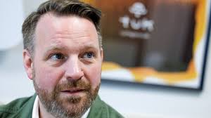 Da Kasper indtalte en lydfil, indtrådte han på et ellers uddødt  millionmarked