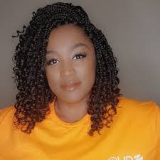 Danielle Leverett's Instagram, Twitter & Facebook