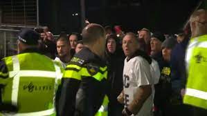 Die soziologin jacquelien van stekelenburg. Krawalle Bei Demo Gegen Fluchtlingsunterkunft In Niederlande