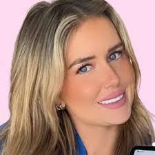 Tori Watson's Instagram, Twitter & Facebook