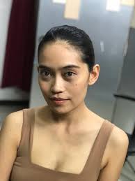 BAB IV ULASAN KARYA Film tari “Auto.No.Me” dibagi menjadi tiga babak, yaitu  Kelahiran, Pertentangan, dan Penerimaan. Ketiga