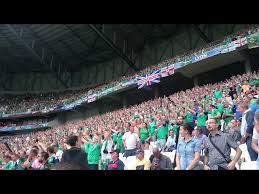 La fan zone de la tour eiffel sera inaugurée le 9 juin 2016 par un concert gratuit de david guetta, auteur de l'hymne de la compétition. Northern Ireland Fans Singing Sweet Caroline Gawa Euro 2016 Lyon Youtube