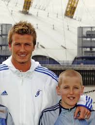 Fashion blogger johannes laschet, who is currently enjoying a mini media blitz for resembling ryan gosling, does not really look like ryan gosling. Harry Kane Height Weight Age Biography Family Girlfriend Facts More Starsunfolded