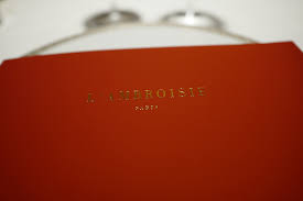 Elle regroupe des experts en botanique, phytopathologie, agronomie et environnement. L Ambroisie Le Temps D Un Dejeuner Tres Seul A Table Atabula Edition Generale