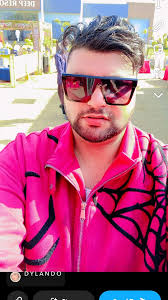 Name HARPREET Birt 12-04-1995 Heghit 511 82889 28073 call me Busnis gold  jewelry ka