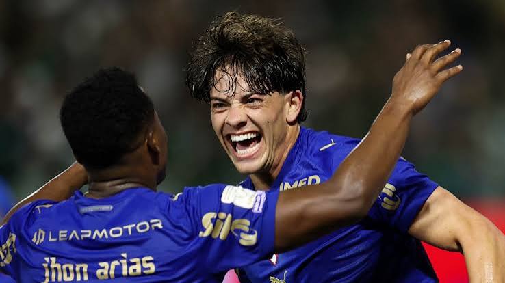 Palmeiras supera p&ecirc;nalti perdido, vence Red Bull Bragantino e assume lideran&ccedil;a do Brasileir&atilde;o - Tribuna do Norte