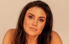 Deborah Abner's Instagram, Twitter & Facebook