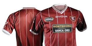 The new us salernitana 1919 home, away and third kits were released a few days ago. Modifica Sullo Store Online Per Il Kit Celebrativo Us Salernitana 1919 Sito Ufficiale Della U S Salernitana 1919