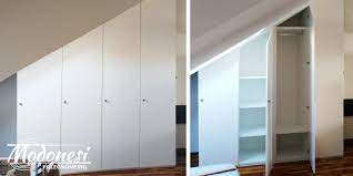 Gli armadi estraibili per mansarde con design registrato ® in tutta europa, sono una nostra esclusiva e la soluzione ideale per la mansarda e il sottoscala. Armadio Su Misura In Legno Per Il Sottotetto Di Una Mansarda