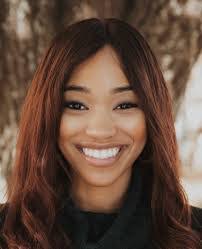 Jasmine Groves's Instagram, Twitter & Facebook