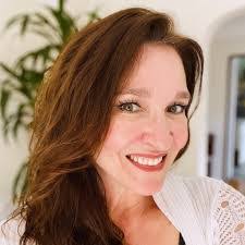 Kelly Kunz's Instagram, Twitter & Facebook