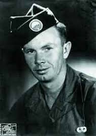 C'EST AVEC l'activation de la 17th Airborne Division le 15 avril 1943 que  débute l'histoire du 517th Parachute Infantry R