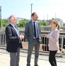 Yes philippe's father is from le. Edouard Philippe Besichtigt Tunnelbaustelle