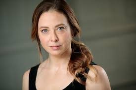 Robyn Lynch's Instagram, Twitter & Facebook