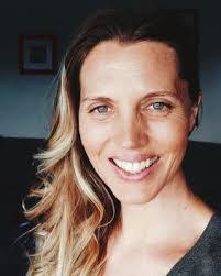 Danielle Fischer's Instagram, Twitter & Facebook