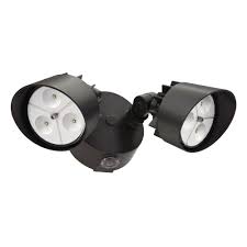 Light up walkways to safely move around your property after dark, use outdoor motion sensor lights and outdoor flood lights to increase security or highlight the architecture of your home and landscaping to create ambiance. Snimiti Daleko Naplatak Outdoor Led Flood Lights Contrailfarms Com