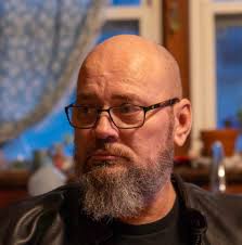 What are good recommendations for pool liner replacement?