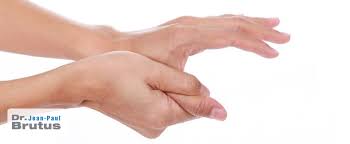 Les mains étant toujours en mouvement, il n'est alors pas étonnant qu'elles s'abîment plus vite que les autres membres du corps. Souffrez Vous Du Diabete Surveillez Vos Mains Dr Brutus
