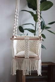 Makrome Panosundaki Pin