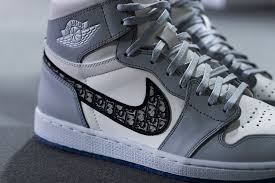 3.5 4 4.5 5 5.5 6 6.5 7 7.5 8 8.5 9 9.5 10 10.5 11 11.5 12 12.5 13 13.5 14 14.5 15. Dior Air Jordan 1 Low A Closer Look Dead Stock