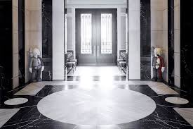 Drake house is an agile and flexible futuristic organisation embodying the ideals of yesterday to face the problems of tomorrow. Werfen Sie Einen Blick In Drakes 50 000 Quadratmeter Grosses Herrenhaus In Toronto