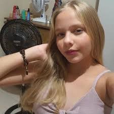 Eli Ferreyra's Instagram, Twitter & Facebook