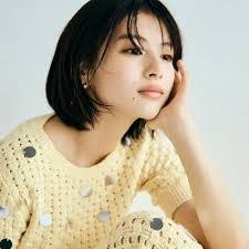 Kara Petit's Instagram, Twitter & Facebook