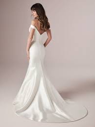 Queen, all your worries about fit, quality and color will be eliminated. The Ultimate Wedding Dress Color Guide Shades Of White