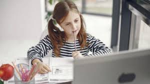 Kata sapaan adalah kata yang digunakan untuk menegur sapa orang yang diajak berbicara (orang kedua) atau menggantikan nama orang ketiga. Kunci Jawaban Tema 7 Kelas 2 Hal 146 141 145 147 149 Tentukan Kata Sapaan Yang Terdapat Di Dongeng Tribun Kaltim