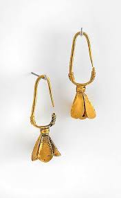 Exceptional jewelry produced by extraordinary artisans fusing ancient assyrian designs with the modern world. Earrings With Lotus Buds 9th 7th Century B C Assyrian Gold Ancient Jewelry Antique Jewelry Ancient Jewels