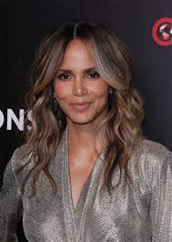 Celebrities with blonde hair will be iconic and in style now and forever. Stunning Celebrity Inspo For Hair Highlights Stylecaster