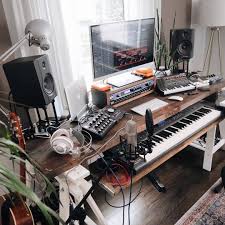 10 Inspiring Home Studio Ideas For Small Apartments Home Music Rooms Home Studio Setup Home Studio Desk