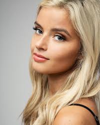 Happy 16th birthday to this beautiful queen!!! @its__kileyd I hope your day  is amazing!!! 🤩🥳🥳