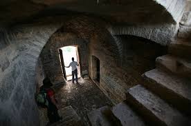 صورة داخلية لبيت مهجور من قرية الساوية ١٨ كم جنوب نابلس palestine jerusalem middle east