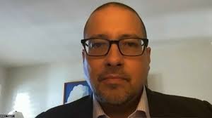 Senador estatal Gustavo Rivera recupera su escaño en Albany