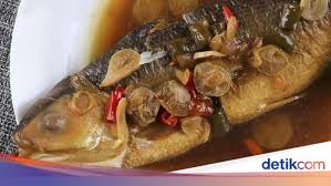Sehingga kamu juga bisa mendapatkan vitamin, omega 3, dan protein tinggi dari ikan laut ini. Cara Membuat Dan Bumbu Pindang Bandeng Yang Gurih Enak