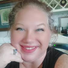 Holding my daughter 💕