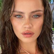 Email Address of @georgiahball Instagram Influencer Profile