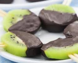 Recette De Sucettes De Kiwis Au Chocolat Recette Recette De Sucette Gateau Au Chocolat Allege Kiwi