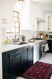 20 Genius Small Kitchen Decorating Ideas In 2020 Kitchen Design Kitchen Renovation Kitchen Cabinets Color Combination