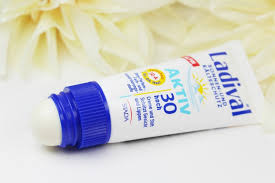 Wie sieht der optimale sonnenschutz aus, und wie viel sonne ist gesund für uns? Ladival Sonnen Und Kalteschutz Lsf 30 Beauty Must Have